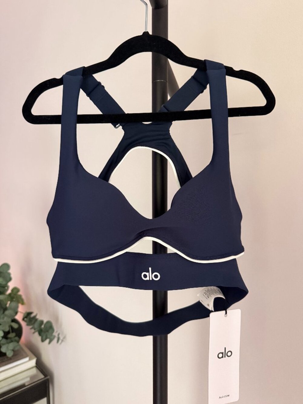 Alo Yoga Airlift Speedwork Sports Bra Navy S